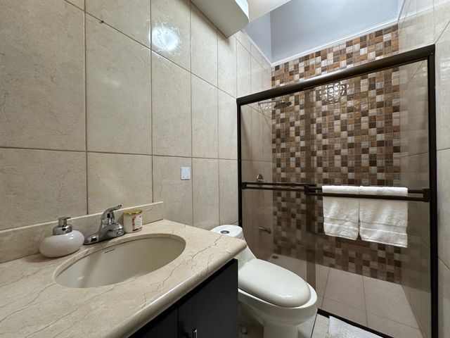 Venta de Casa en Condominio en Sabanilla Montes de Oca — photo 7 of 17