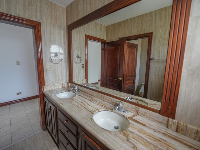 Alquiler de Apartamento de Lujo en Primera Planta en Villa Real Santa Ana — photo 6 of 16