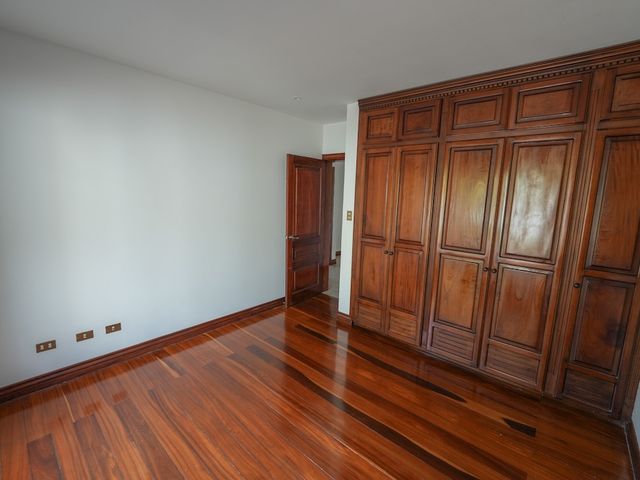 Alquiler de Apartamento de Lujo en Primera Planta en Villa Real Santa Ana — photo 3 of 16