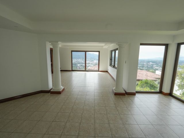 Alquiler de Apartamento de Lujo en Primera Planta en Villa Real Santa Ana — photo 11 of 16