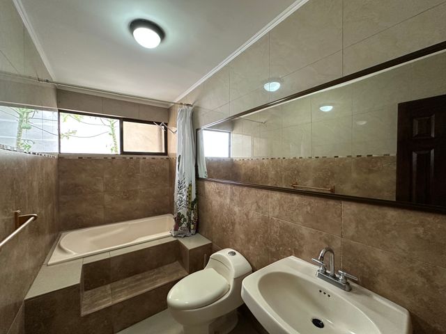 Rohrmoser La Favorita | Casa con Uso de Suelo Mixto | 5 Parqueos — photo 17 of 20