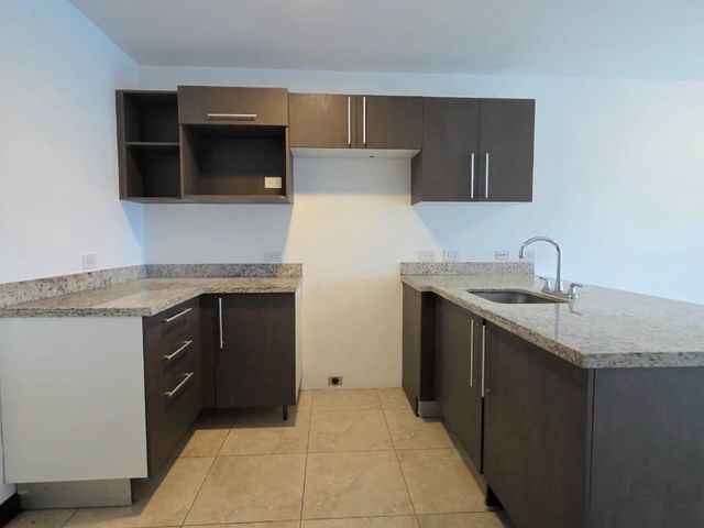 Torres de Paseo Colón | Piso 18 | Vista Panorámica | 2 Habitaciones — photo 4 of 16