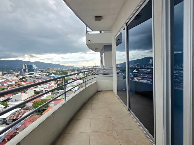 Torres de Paseo Colón | Piso 18 | Vista Panorámica | 2 Habitaciones — photo 10 of 16