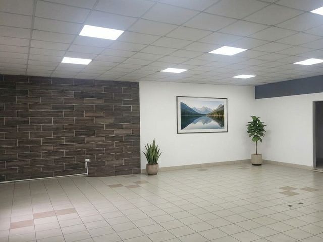 Local Comercial Estratégico en San Joaquín de Heredia — photo 2 of 5
