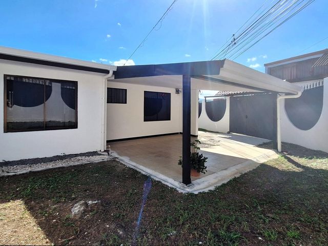 VENTA Casa de un piso con 2 habitaciones — photo 1 of 26
