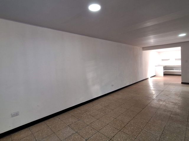 VENTA Casa de un piso con 2 habitaciones — photo 11 of 26