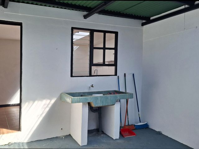 VENTA Casa de un piso con 2 habitaciones — photo 18 of 26