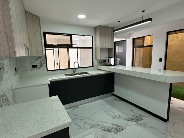 Alajuela Centro Baviera — photo 12 of 26