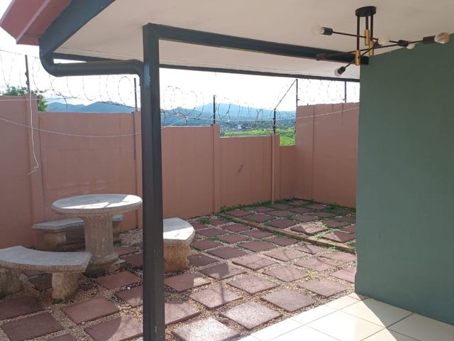 OPORTUNIDAD 😍 Hermosa Casa en Venta o Alquiler 😍 Condominio Lomas del Bosque — photo 2 of 5
