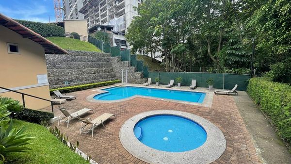 Condominio en La Uruca, La Uruca, San José Province, San José, Costa Rica — photo 4 of 5
