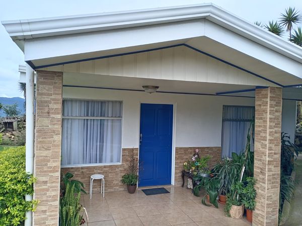 Casa en venta con amplio terreno, Calle Trinidad, Provincia de Cartago, Alvarado, Costa Rica — photo 4 of 5