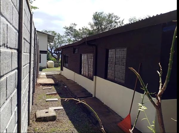 ALQUILO CASA TIPO CABAÑA ALAJUELA A 1.2K DE LA CORTE MAXIMO 4 PERSONAS 1 MASCOTA, Apartamentos Tuetal, Alajuela Province, Tambor, Tuetal Norte, Costa Rica — photo 2 of 5