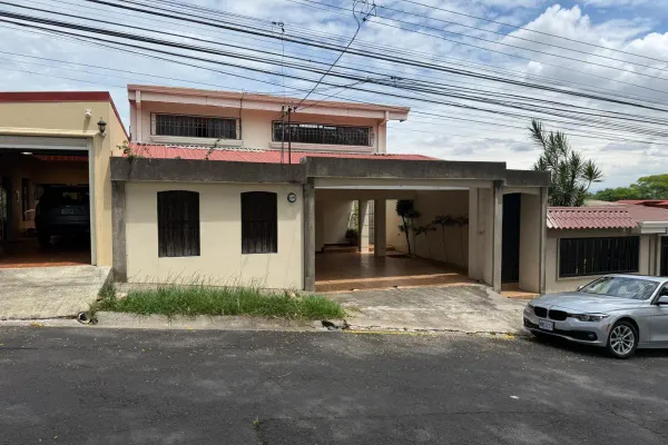 Exclusiva Residencia de Dos Niveles en Rohrmoser, San José Province, San José, Rohrmoser, Costa Rica — photo 4 of 5
