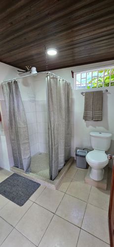 🏡📍SE VENDE CASA EN EL CENTRO DE PÉREZ ZELEDÓN📍🏡, San Isidro de El General, San José Province, Costa Rica — photo 4 of 5