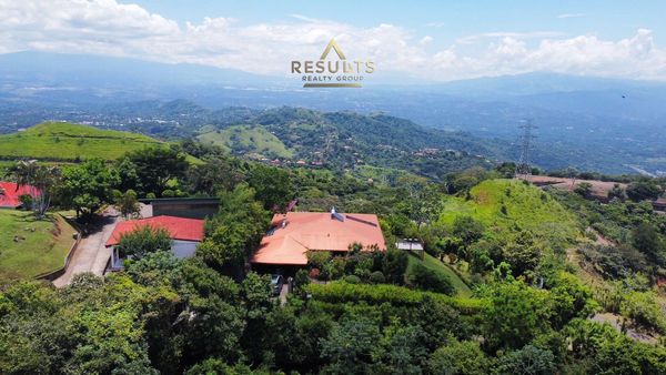 Casa Pristine Elegance with Ocean Views!, Alajuela Province, Atenas, Costa Rica — foto 1 de 5