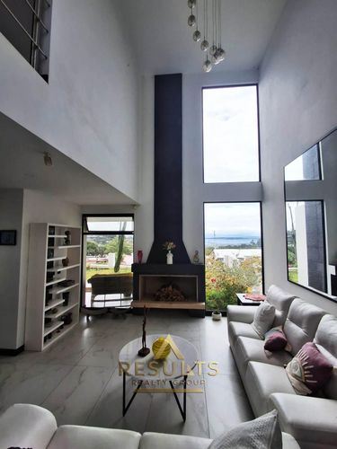 Casa Modern Elegance, San Isidro, Grecia Costa Rica — photo 5 of 5