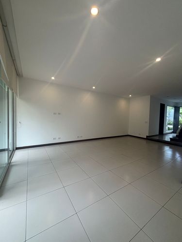 Residencia Contemporánea en San Rafael de Escazu, San José Province, San Rafael de Escazú, Costa Rica — photo 5 of 5