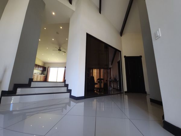 Residencia de Lujo en Ciudad Cariari | 862 m² de Terreno, Smart Home y Ubicación Estratégica, Heredia Province, Belén, Cariari, Costa Rica — photo 2 of 5