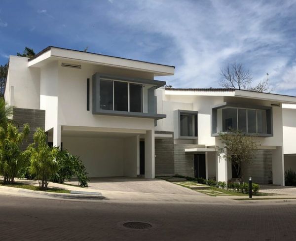 Moderna Casa en Condominio de Lujo – San Rafael de Escazú (Bello Horizonte), San José Province, Escazu, Bello Horizonte, Costa Rica — foto 1 de 5