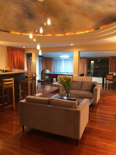 Exclusivo Complejo de Inversión en Escazú: 14 Unidades, Licencia de Hotel y Gran Potencial de Desarrollo, San José Province, San Antonio de Escazú, Costa Rica — photo 1 of 5