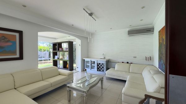 Residencia Colonial en Mora: 4 Hab / 3.5 Baños — 350 m² Const / 774 m² Lote, Valles de Mora, San José Province, Mora, Brasil de Mora, Costa Rica — foto 4 de 5