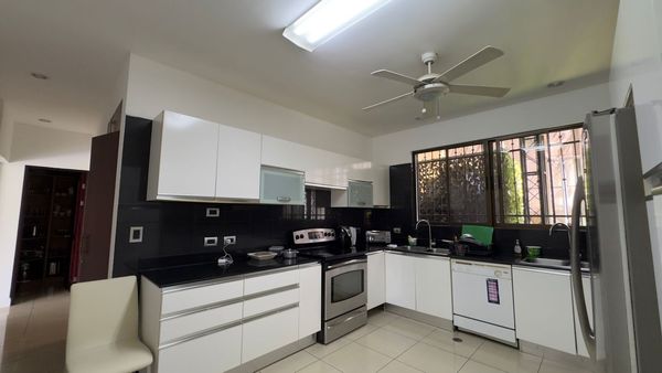Residencia Colonial en Mora: 4 Hab / 3.5 Baños — 350 m² Const / 774 m² Lote, Valles de Mora, San José Province, Mora, Brasil de Mora, Costa Rica — foto 5 de 5