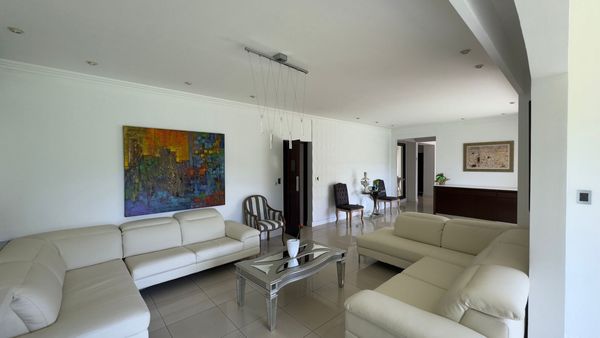 Residencia Colonial en Mora: 4 Hab / 3.5 Baños — 350 m² Const / 774 m² Lote, Valles de Mora, San José Province, Mora, Brasil de Mora, Costa Rica — foto 2 de 5