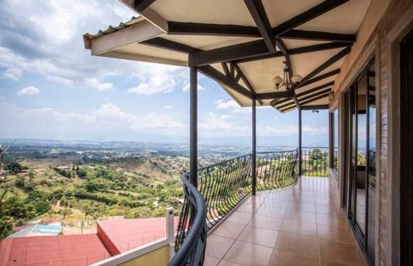 Residencia de Lujo en Grecia: Vistas de Ensueño, Seguridad Total y Facilidad Bancaria, Grecia, Alajuela Province, Grecia, Costa Rica — photo 3 of 5