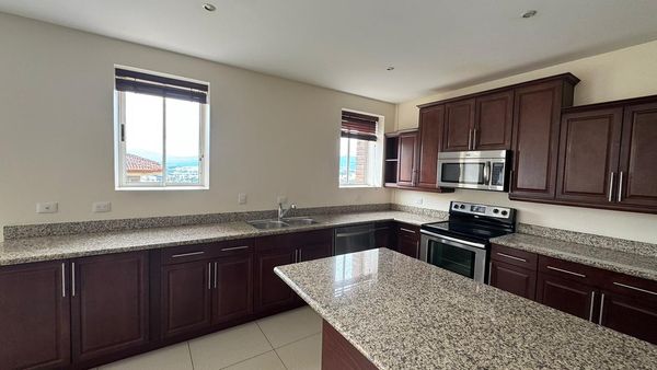 San Rafael de Escazú | 3 Hab / 2.5 Baños / 170 m2, San José Province, San Rafael de Escazú, Costa Rica — photo 1 of 5
