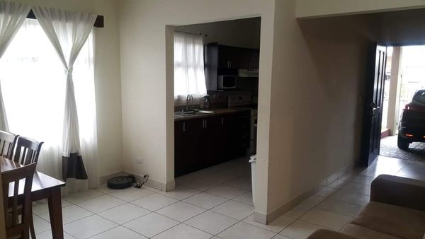 Casa vendo o cambio, Verolis Avenida 1, Heredia, San Francisco, Esmeralda, Costa Rica — foto 4 de 5