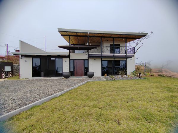 Casa Santiago, Provincia de Alajuela, Costa Rica — foto 1 de 5