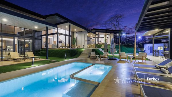 Luxury Villas Investment Property in Tamarindo, Costa Rica, Tamarindo Beach Costa Rica, Guanacaste Province, Tamarindo, Costa Rica — photo 1 of 5