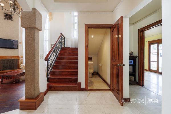 21352 - Family Residence: Security and Strategic Location, Altamonte, Granadilla, San José, Costa Rica — photo 3 of 5