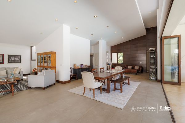 21311 - Single-Level Luxury Home with 6 Bedrooms, Pool, and Large Garden, San José Province, Río Oro, Hacienda del Sol, Costa Rica — foto 2 de 5