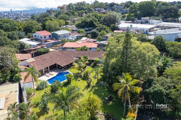 21219 - La Estancia de Maynard: Single-Level Home with Pool and 2 Guest Units — photo 1 of 5