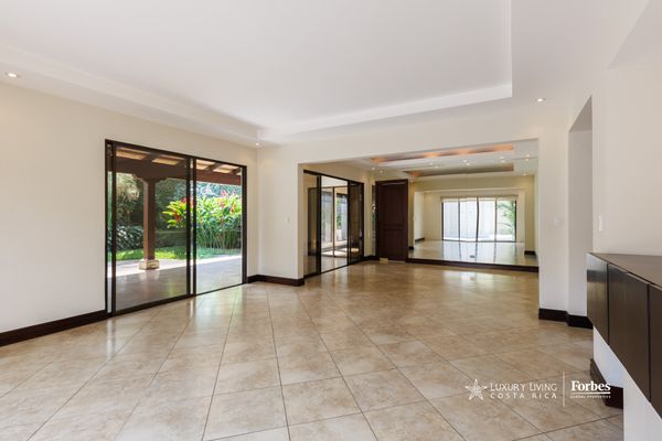 20843 - House in Cerro Alto for rent with private pool, Condo Cerro Alto, San José Province, San Rafael de Escazú, Guachipelin, Costa Rica — photo 3 of 5