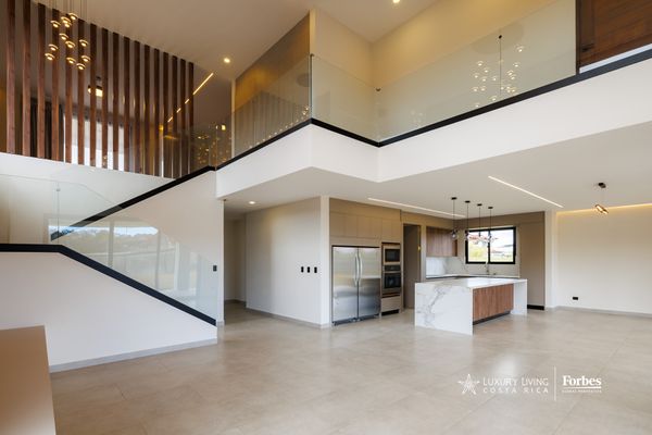 21379 - New Home in Lomas del Zurquí with 4-Bedroom Rental, Urbanización Lomas del Zurqui, Heredia Province, San Isidro, Costa Rica — photo 1 of 5