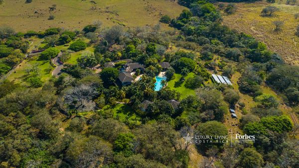20418 - Luxury Residence with Private Lake and 23.7 Hectares, La Garita, Alajuela Province, La Garita, Lagos de El Coyol, Costa Rica — photo 1 of 5