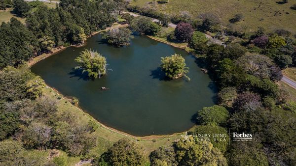 20418 - Luxury Residence with Private Lake and 23.7 Hectares, La Garita, Alajuela Province, La Garita, Lagos de El Coyol, Costa Rica — photo 3 of 5