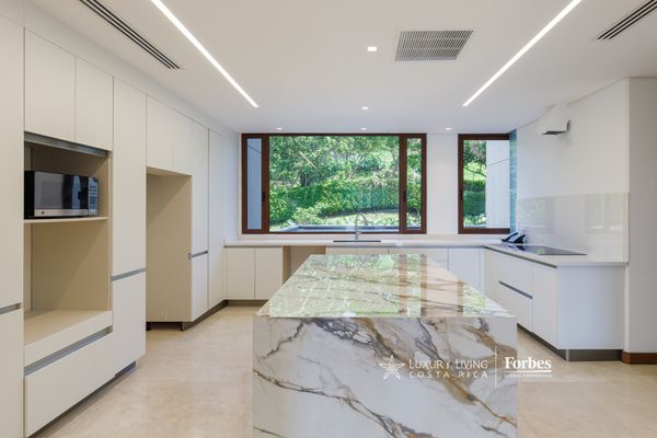 19245 - Spacious luxury apartment for rent or sale in Monteplata, Condominio Monte Plata, San José Province, San Rafael de Escazú, Costa Rica — photo 5 of 5