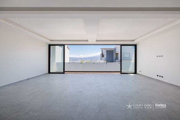 21388 - Apartment for rent with 4 bedrooms and luxury amenities, Cerro Alto Condominio, San José Province, San Rafael de Escazú, Guachipelin, Costa Rica — photo 4 of 5