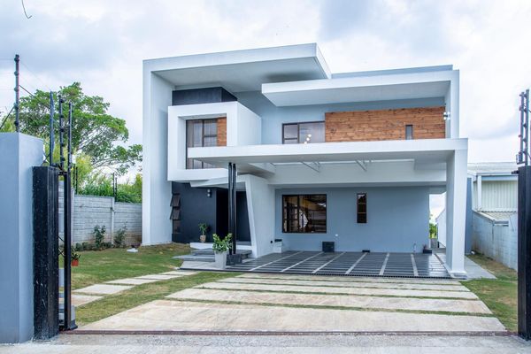 Residencia Miranda, El cerro, Alajuela Province, Alajuela, Costa Rica — photo 1 of 5