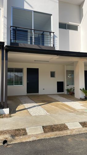 Casa de 3 habitaciones en Condominio La Valencia de Heredia, Condominio La Valencia, Heredia Province, Rincón de Sabanilla, Costa Rica — photo 1 of 5