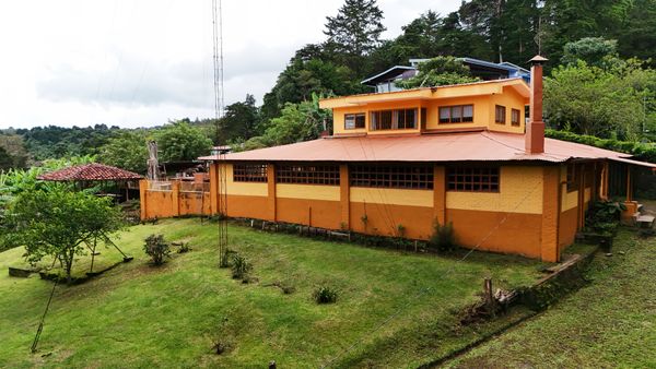 Se vende casa de montaña en Residencial Cipresal, San José de la Montaña, Heredia, Ruta Nacional Secundaria 114, Barva, Heredia, Costa Rica — photo 1 of 5