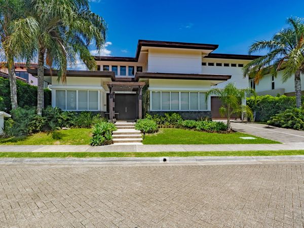 VENTA DE CASA EN HACIENDA DEL SOL, Lindora