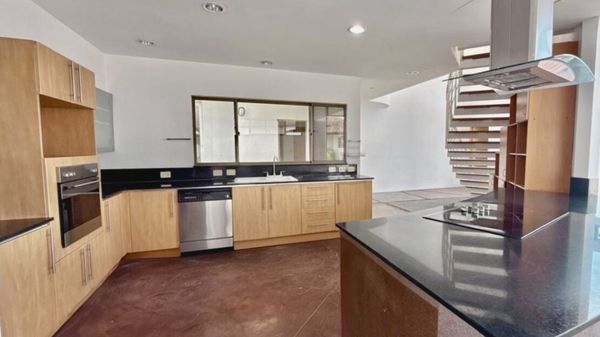 Luxury Duplex for Sale – Gated Community, Escazu-Santa Ana, Costa Rica, San José Province, Santa Ana, Costa Rica — foto 4 de 5