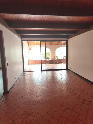 SE ALQUILA CASA EN CURRIDABAT, RESIDENCIAL PRADO — photo 4 of 5