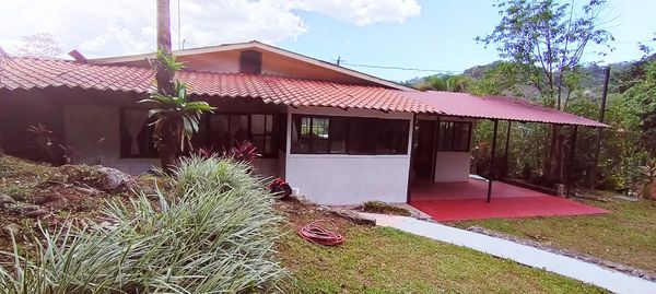 CASA TABARCIA DE MORA, Tabarcia, San José Province, Mora, Costa Rica — foto 1 de 5