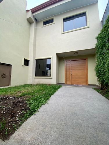 HERMOSA CASA CON DOS ESTUDIOS EN LOURDES DE MONTES DE OCA, San José, San Pedro, Lourdes, Costa Rica — foto 1 de 5