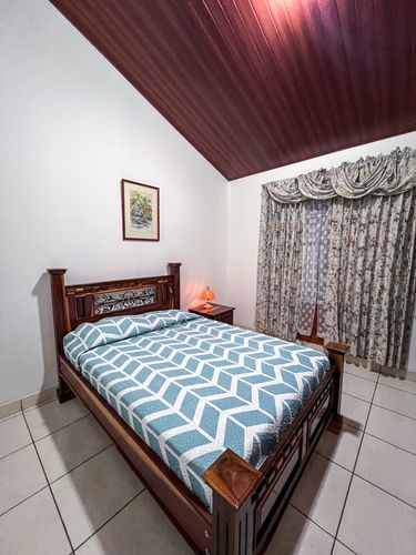 Casa amplia con vista a las montañas en Pérez Zeledón, doble cocina y 3 cuartos, Los Chiles, San Isidro, San José, Costa Rica — photo 4 of 5